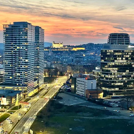 Klinger Downtown Central City High Floor Bratislava Exterior photo